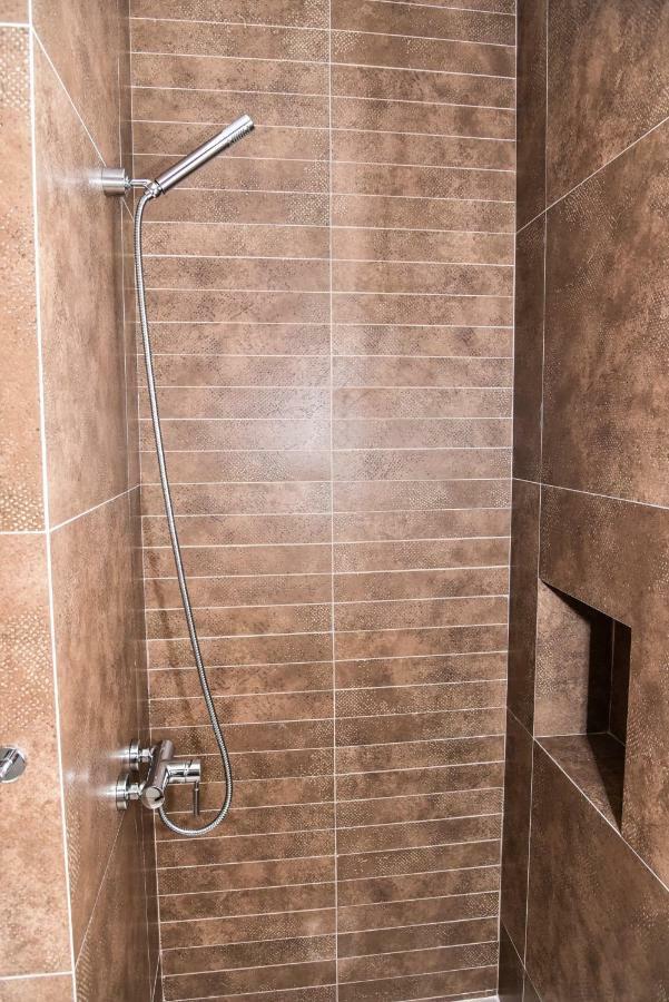 Modern Apartment At Exarchia 1 Bed 2 Pers أثينا المظهر الخارجي الصورة